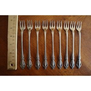 Oneida RAPHAEL Stainless Distinction Deluxe Silverware HH: 9x Cocktail Fork Lot